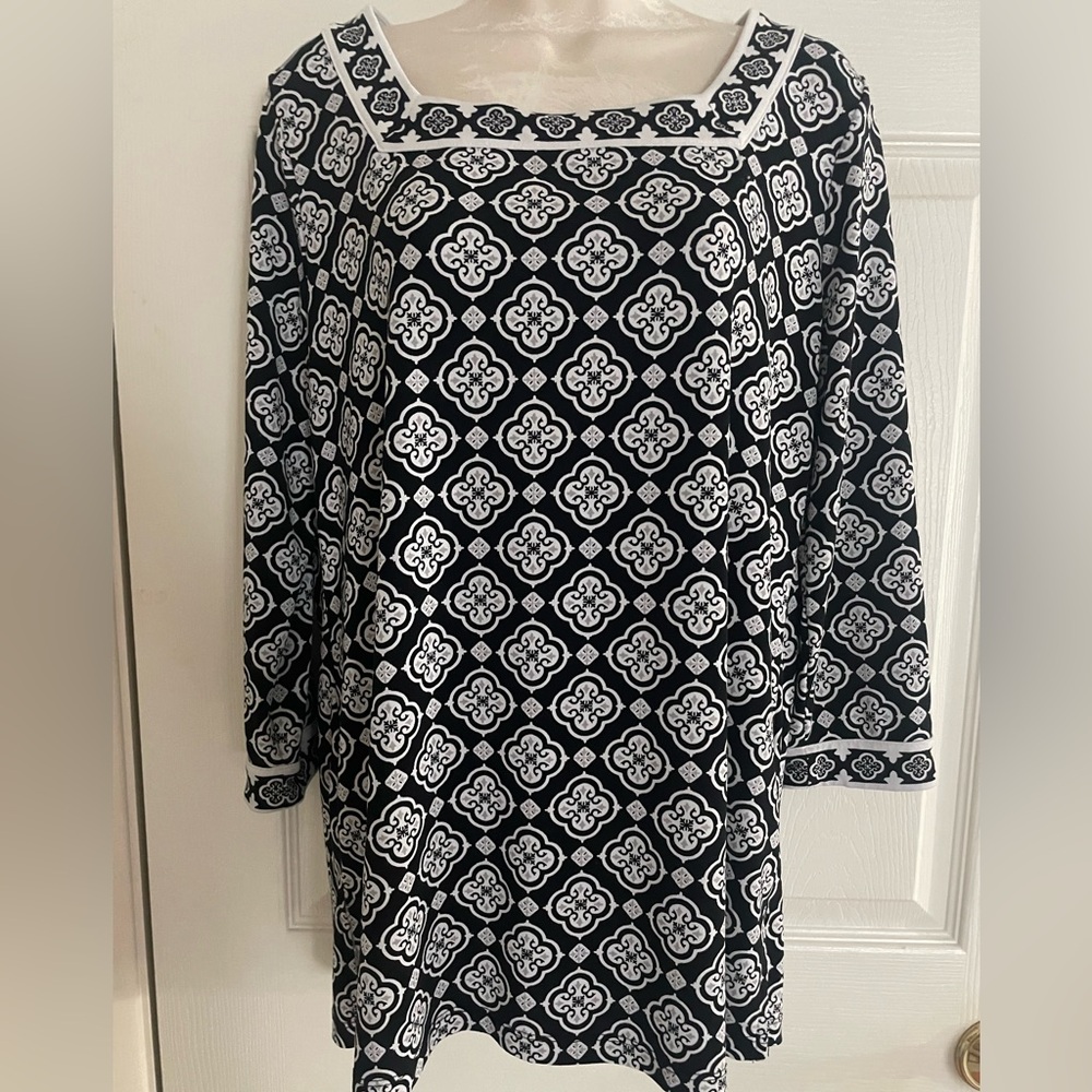 Magnolia Grace Black and White‎ Blouse Petite Medium